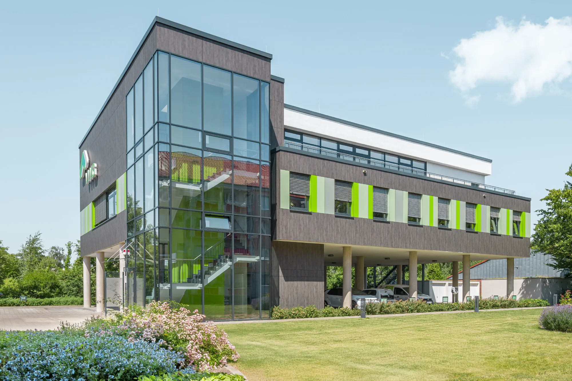 Architekturfotografie des Firmengebäudes der VWG Immobilien. Fotografiert vom braunschweiger Architekturfotografen Hanno Keppel